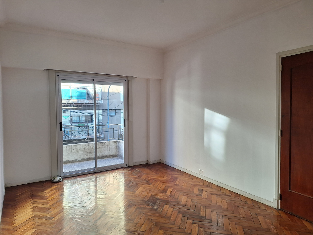 PH TIPO CASA tres ambientes en primer piso por escalera sin expensas